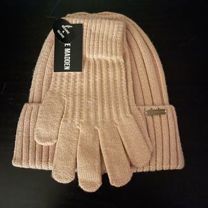 Steve Madden beanie and glove set